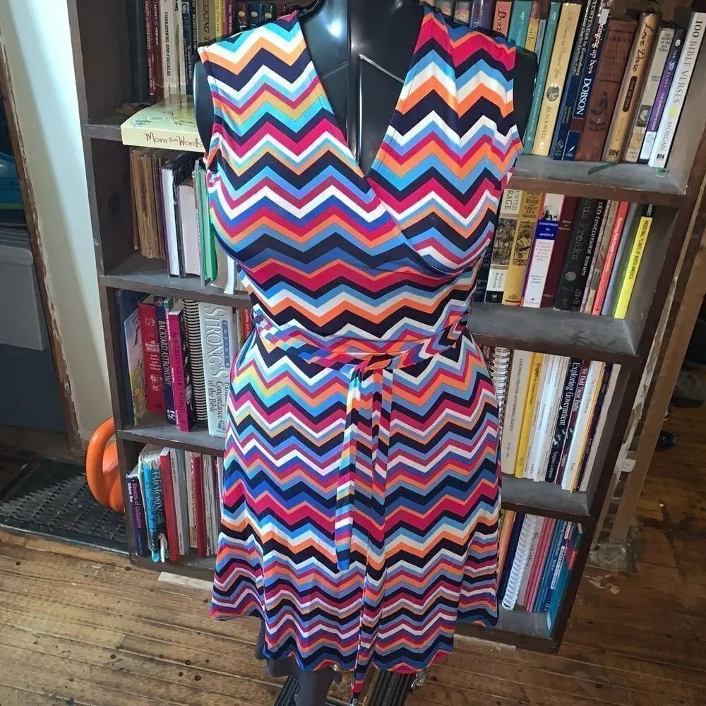 Leota multi color chevron knit v-neck travelcore SP sundress